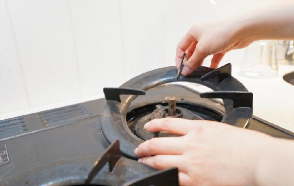 How To Clean Very Dirty Gas Stove Grates
