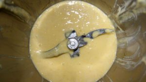 Make the mango cream